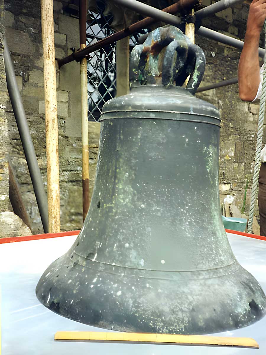 Removing the bell - St. James West Littleton